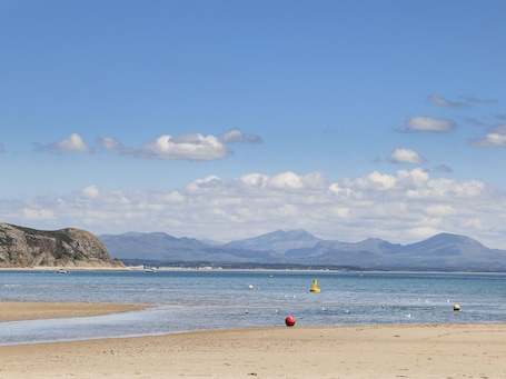 Una playa cerca