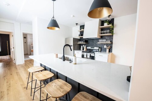 Fort Chambers Flat on Main