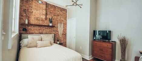 1 bedroom, iron/ironing board, free WiFi, bed sheets