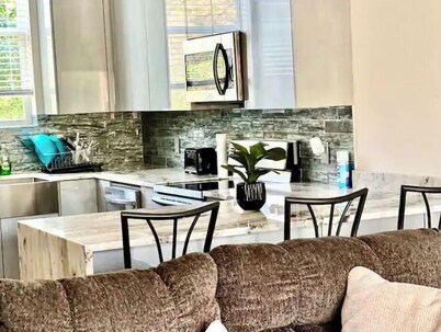 Lovely 3 bedroom￼ rental 5 minutes from downtown