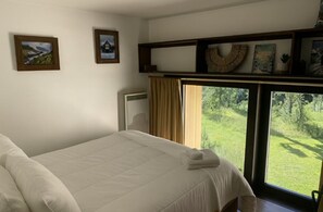 3 chambres, fer et planche à repasser, Wi-Fi, literie fournie