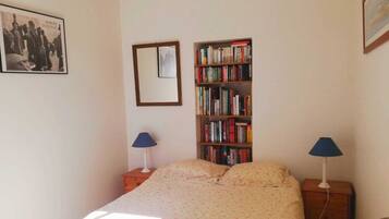 2 dormitorios, tabla de planchar con plancha, wifi