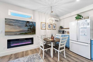 Frigorífic, microones, forn i placa de cuina