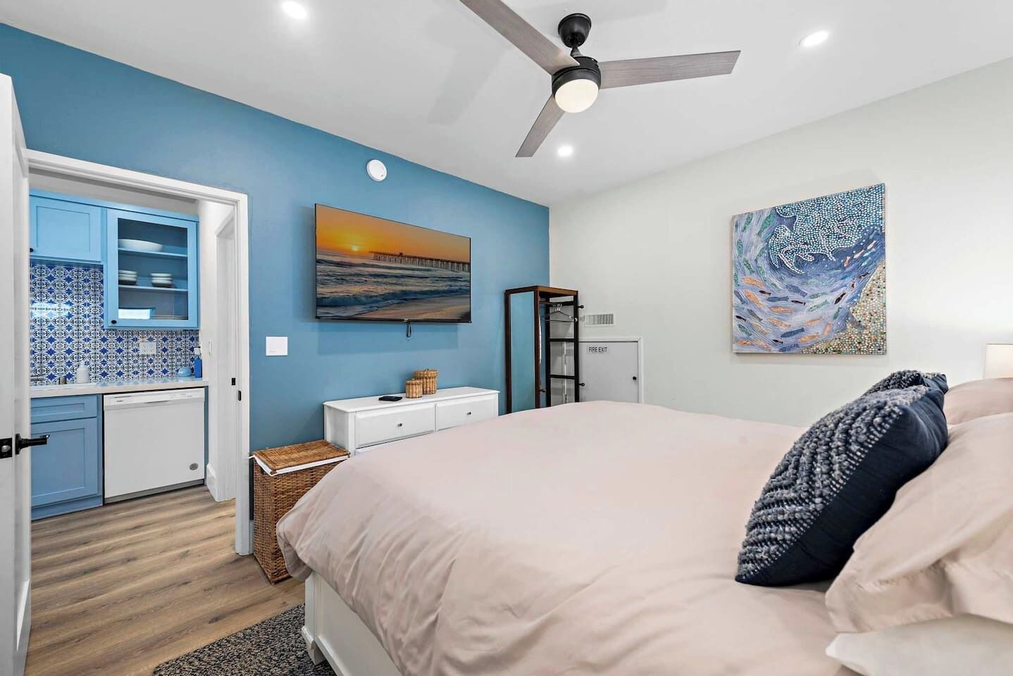 1 dormitorio, tabla de planchar con plancha, cuna de viaje y wifi gratis