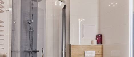 Standard Apartment | Bathroom | Hair dryer