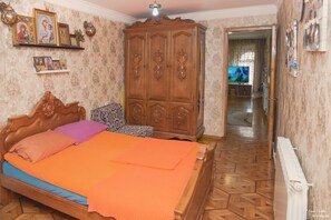 1 bedroom, WiFi, bed sheets - Mariamo's Apartments (Batumi)