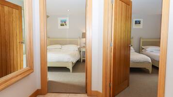 2 bedrooms, individually decorated, individually furnished, free WiFi