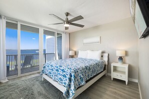 2 bedrooms, iron/ironing board, travel cot, free WiFi - Gulf of Mexico waterfront townhouse (Cedar Key)