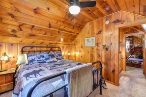 3 Schlafzimmer, Schreibtisch, Bügeleisen/Bügelbrett, Reisekinderbett