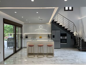 Fridge, microwave, oven, dishwasher