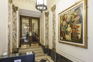 Property entrance - Sarmiento Flats (Buenos Aires)