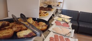 Free daily full breakfast