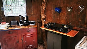 Fridge, microwave, coffee/tea maker, toaster
