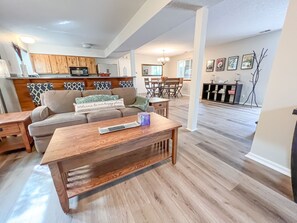 Smart TV, fireplace - Colorado's best getaway and adventure located at the base of Pikes Peak #1 (Cascade-Chipita Park)
