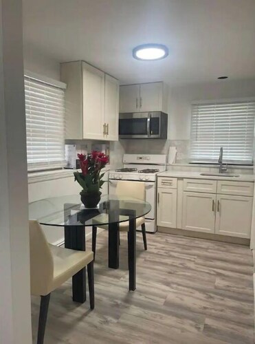 2 bedroom 2 bathroom entire apartment near NYC