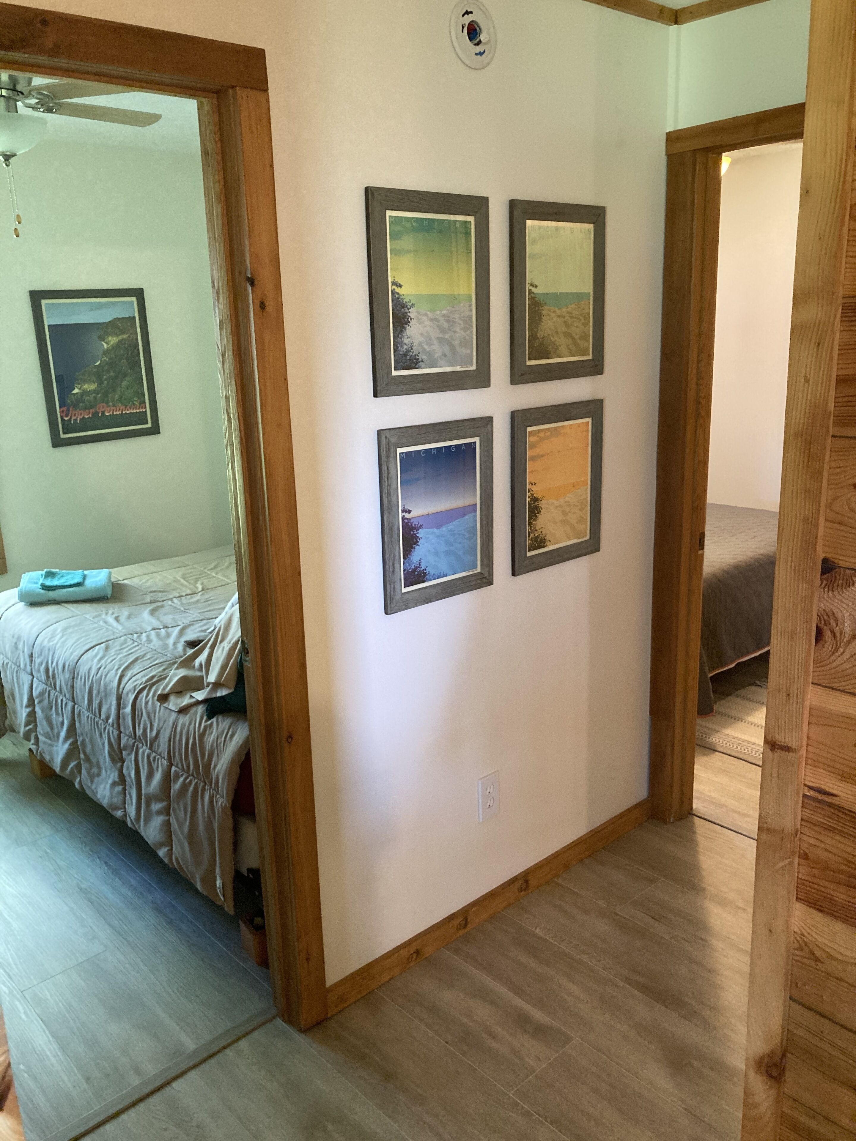3 chambres, bureau, Wi-Fi gratuit, draps fournis