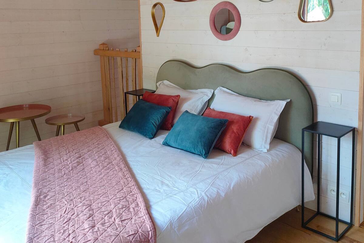 Family Tree House | 1 bedroom, Egyptian cotton sheets, premium bedding, down comforters