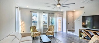 TPV - Buckingham - 10 mins - Airport/Duke/Downtown