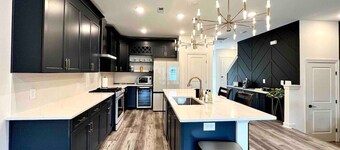 TPV - Antilia - Luxury w/Indoor Heated Pool & Gym