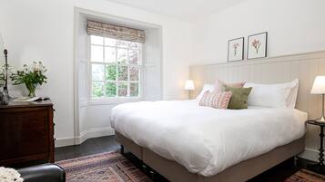 8 bedrooms, individually decorated, individually furnished, free WiFi