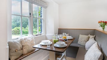 Refrigerador, lavavajillas, tetera/pava eléctrica, tostadora