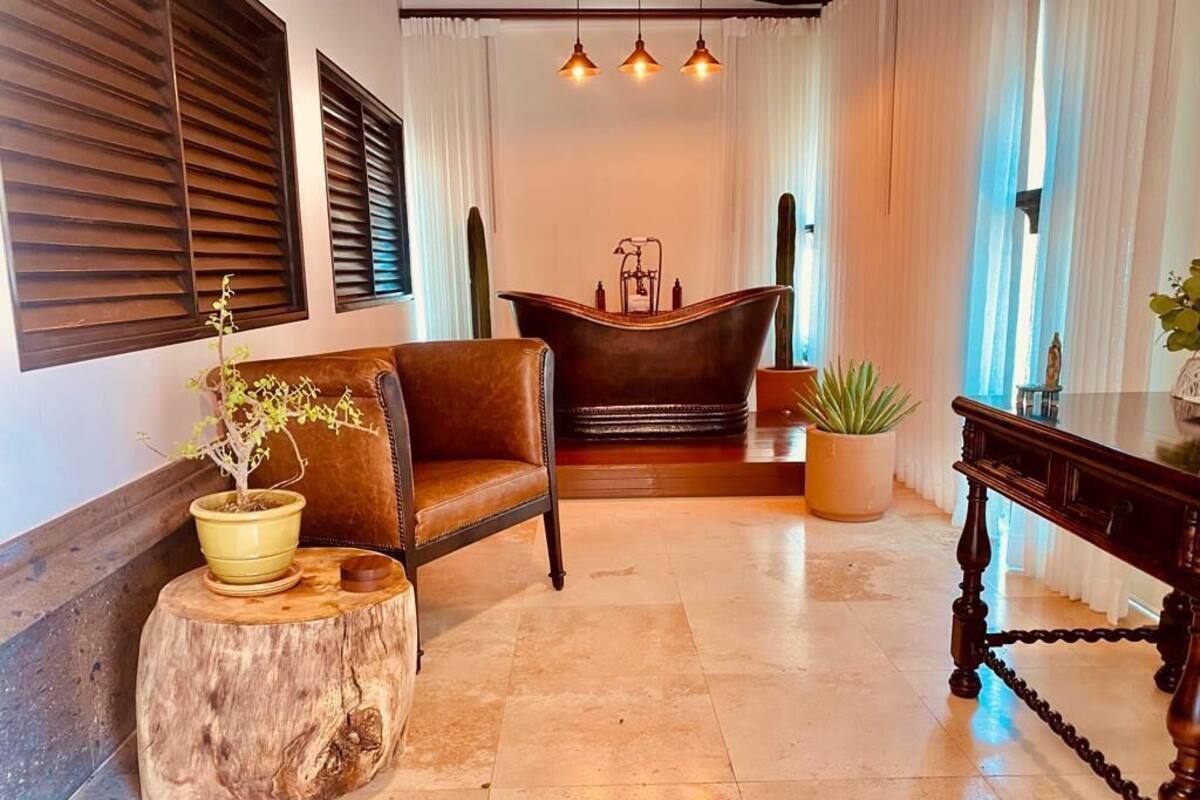 Studio cơ bản | Minibar, két bảo mật tại phòng, khu vực làm việc phù hợp cho laptop 