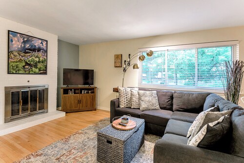 3 Bed 1.5 Bath Blocks to Beach- Dogs OK! Quiet Cul-de-sac
