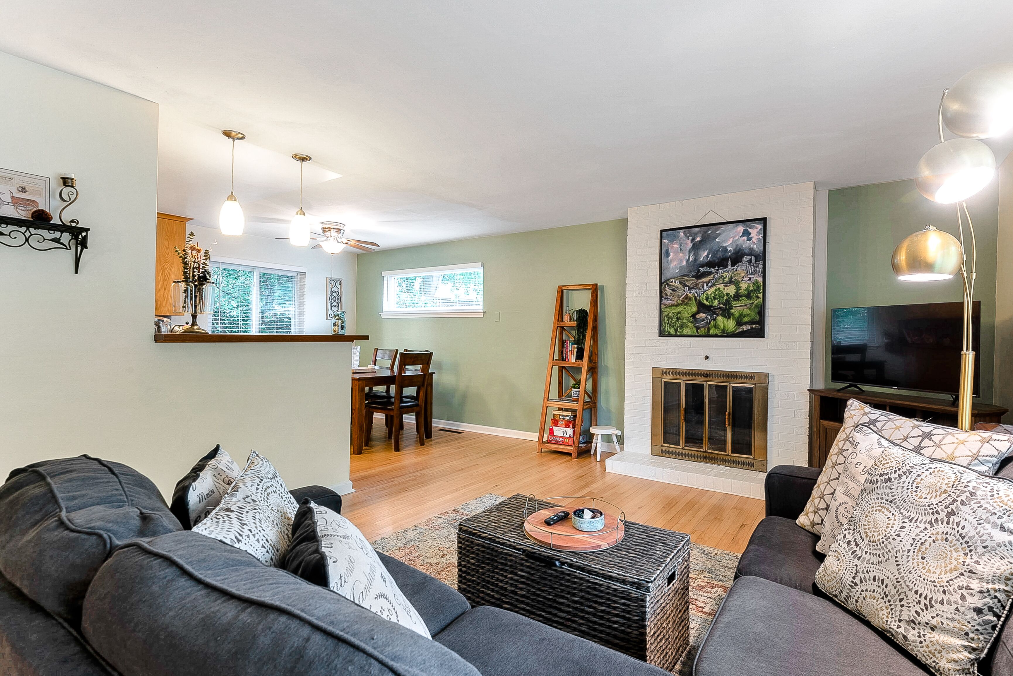 3 Bed 1.5 Bath Blocks to Beach- Dogs OK! Quiet Cul-de-sac