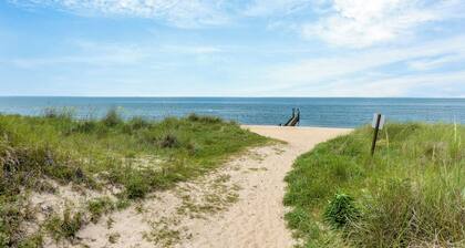 3 Bed 1.5 Bath Blocks to Beach- Dogs OK! Quiet Cul-de-sac