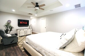 2 bedrooms, desk, iron/ironing board, free WiFi