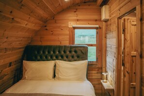 1 Schlafzimmer, Reisekinderbett, kostenloses WLAN, Bettwäsche
