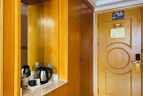 Room - Vienna International Hotel (Daxin Detian Square) (Daxin)