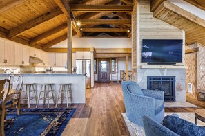 TV, fireplace, DVD player