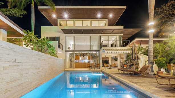 Outdoor pool - Mother Earth Vegan Hotel & Restaurant (Tamarindo)