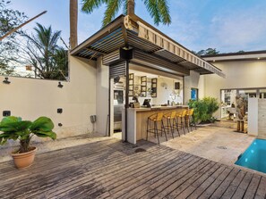 Poolside bar