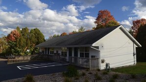 Exterior - Maple Leaf Lodge- Suite MS 1 (Schroon Lake)