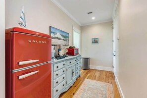 Fridge, microwave, dishwasher, coffee/tea maker