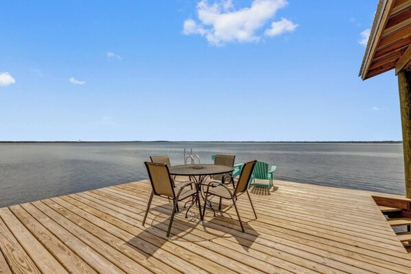 Outdoor dining - Northeast Florida Retreat (Orange Park)