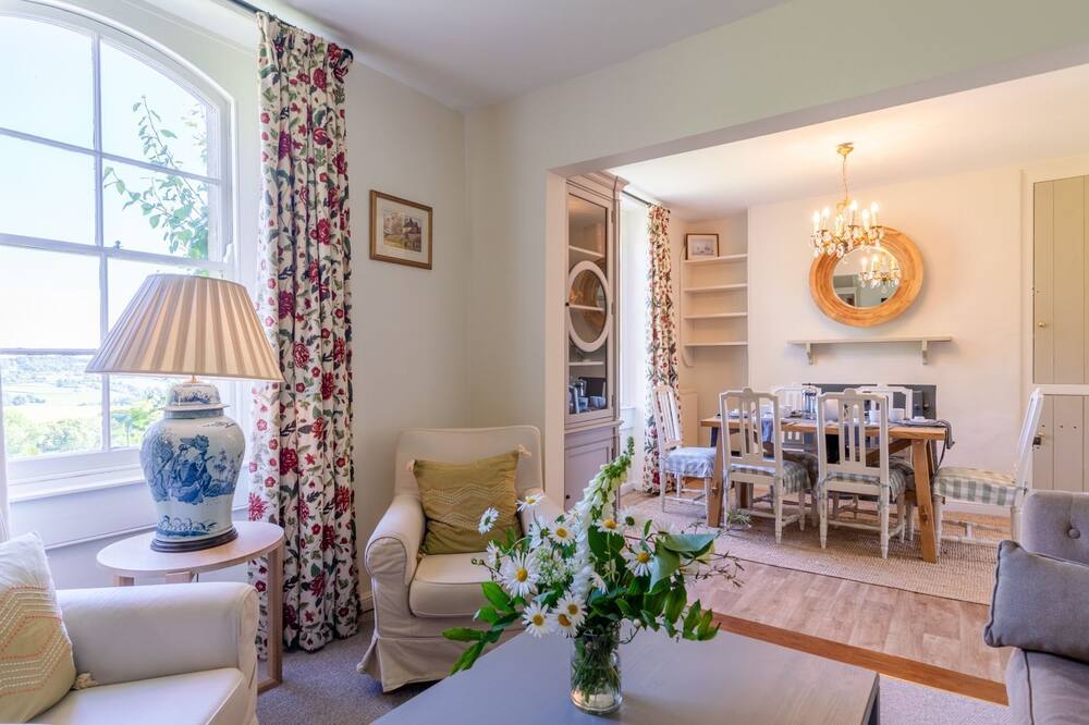 Peartree Cottage, Euridge - Sleeps 6 guests in 3 bedrooms