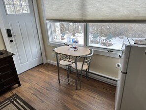 Dining - Maple Leaf Lodge- Privacy Cabin 113 (Schroon Lake)