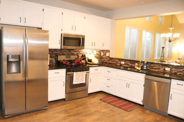 Réfrigérateur, micro-ondes, four, lave-vaisselle