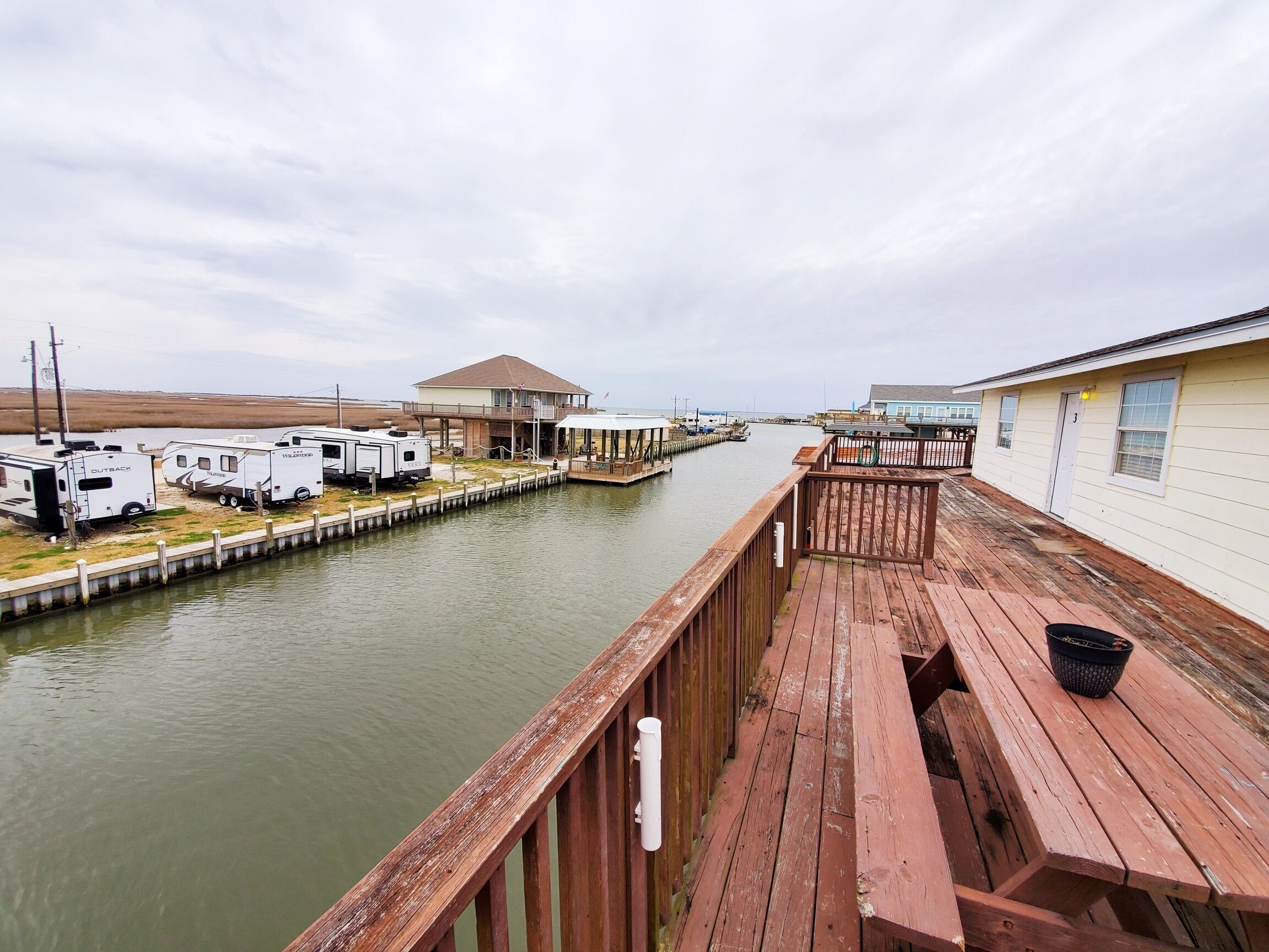A fisherman's paradise on the canal!
