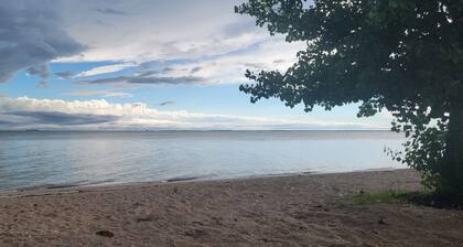 Lake front cottage on Lake Manitoba. 90min from Clear Lake, Riding Mt. Nat. Prk