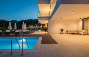 Outdoor pool, a heated pool