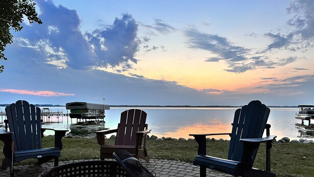 Unclassified image, 1 of 75, button - Rizzy's on the Lake (Osakis)