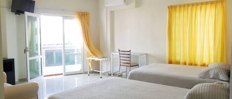 Comfort Studio Suite | Down comforters, blackout drapes, soundproofing, free WiFi