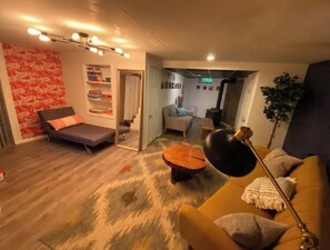 Smart TV, fireplace, computer monitors