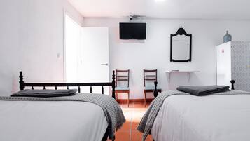 Suite Standard | 1 bedroom, minibar, individually decorated, individually furnished
