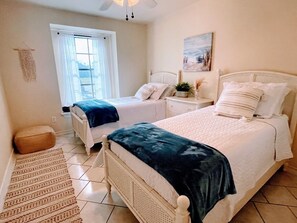 3 bedrooms, desk, iron/ironing board, free WiFi