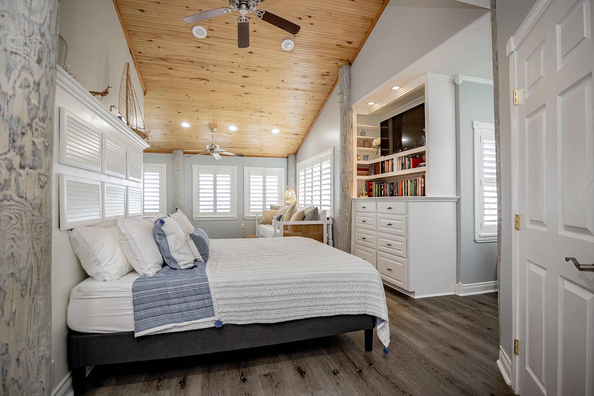 4 Schlafzimmer, Schreibtisch, Bügeleisen/Bügelbrett, Reisekinderbett